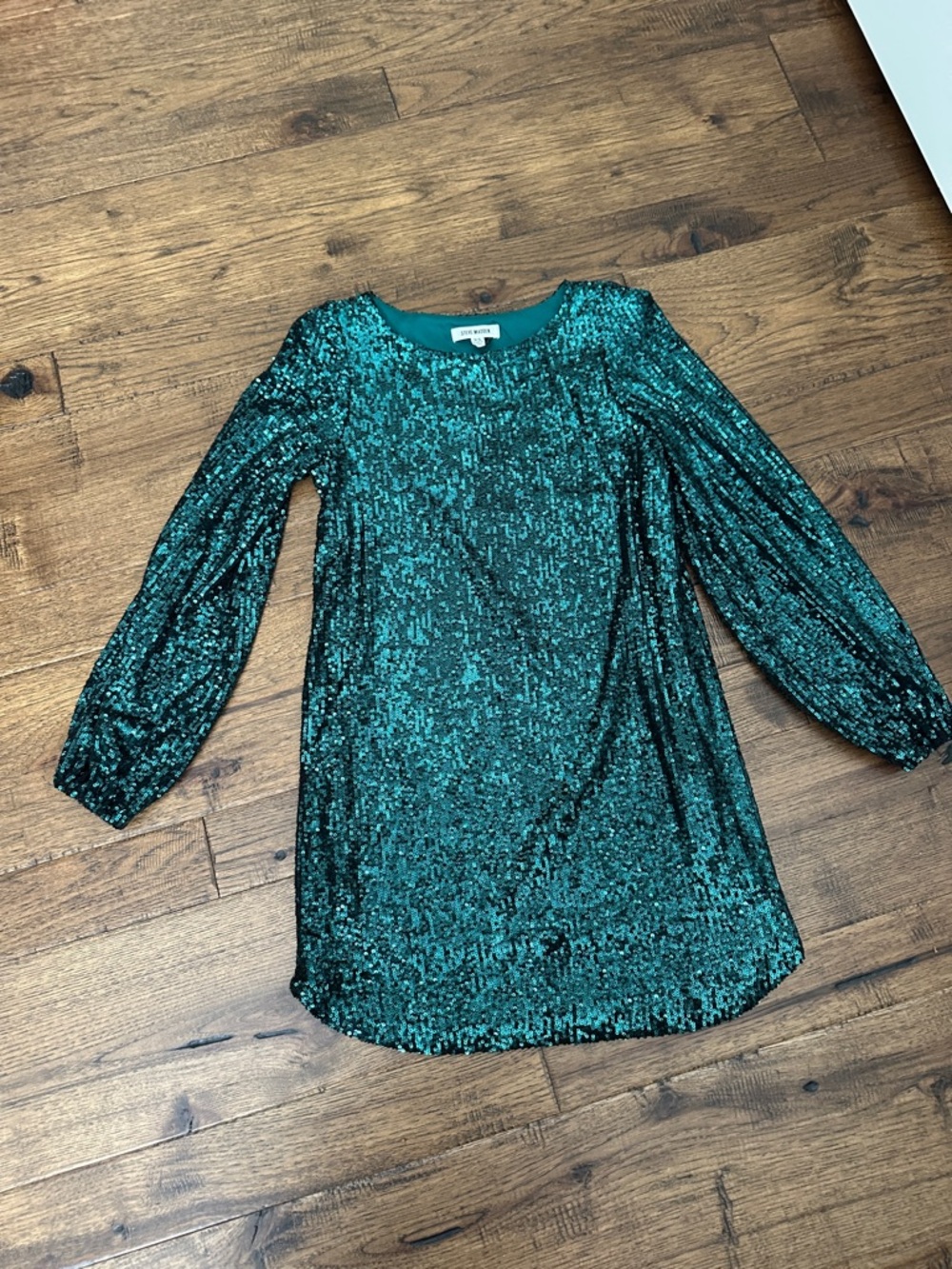 Steve Madden Emerald Green Sequin Long Sleeve Scoop Neck Top